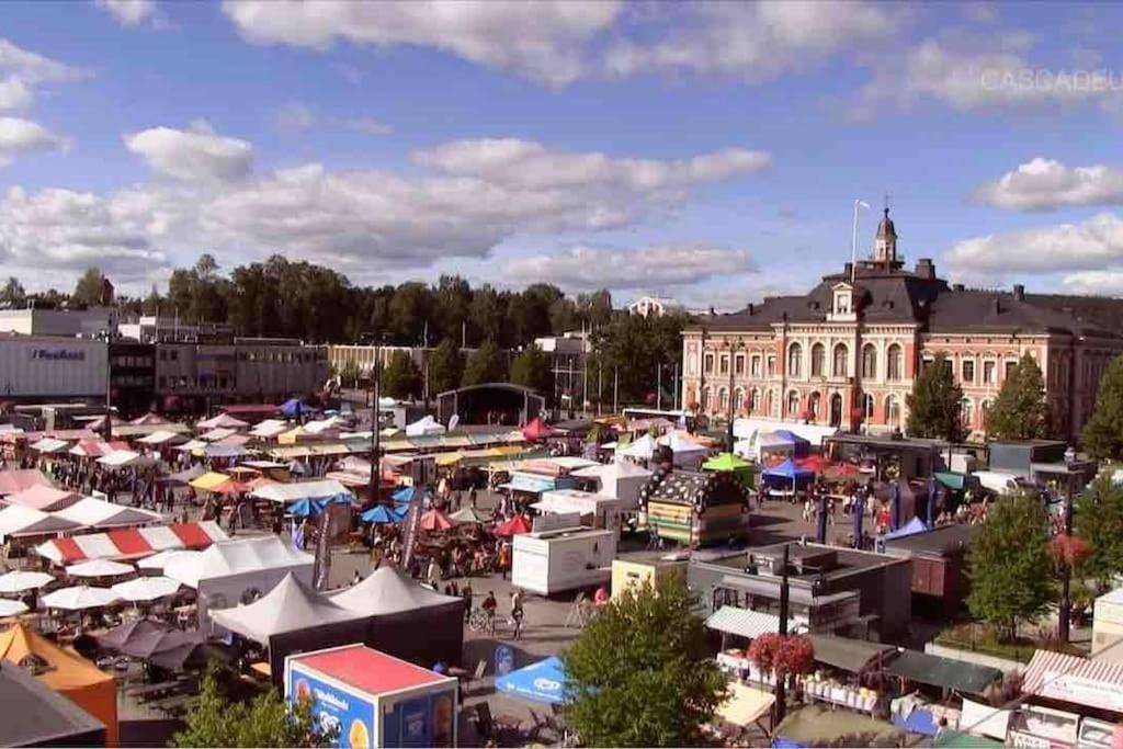Mukava Saunallinen Kaksio Omalla Sisaeaenkaeynnillae Ja Ilmaisella Autopaikalla 库奥皮奥 外观 照片