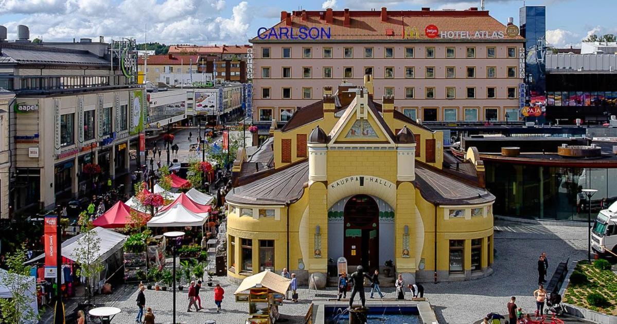 Mukava Saunallinen Kaksio Omalla Sisaeaenkaeynnillae Ja Ilmaisella Autopaikalla 库奥皮奥 外观 照片